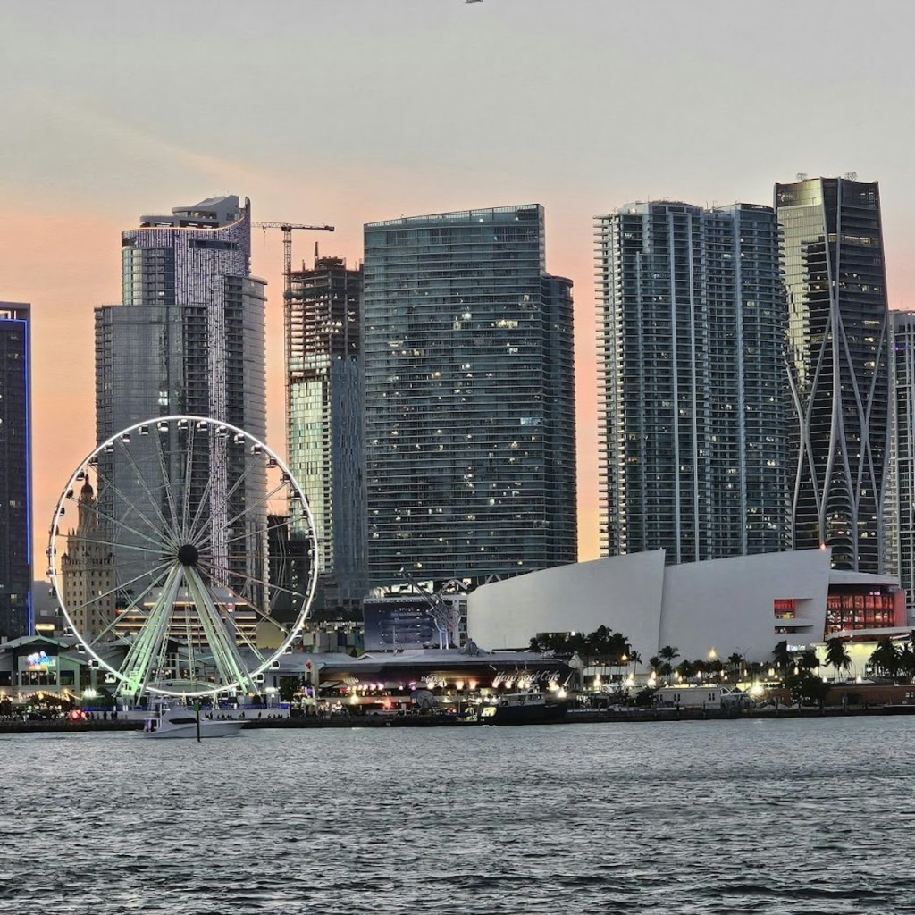 Miami: Skyline Sunset Bootstour mit Mojito Bar - 1