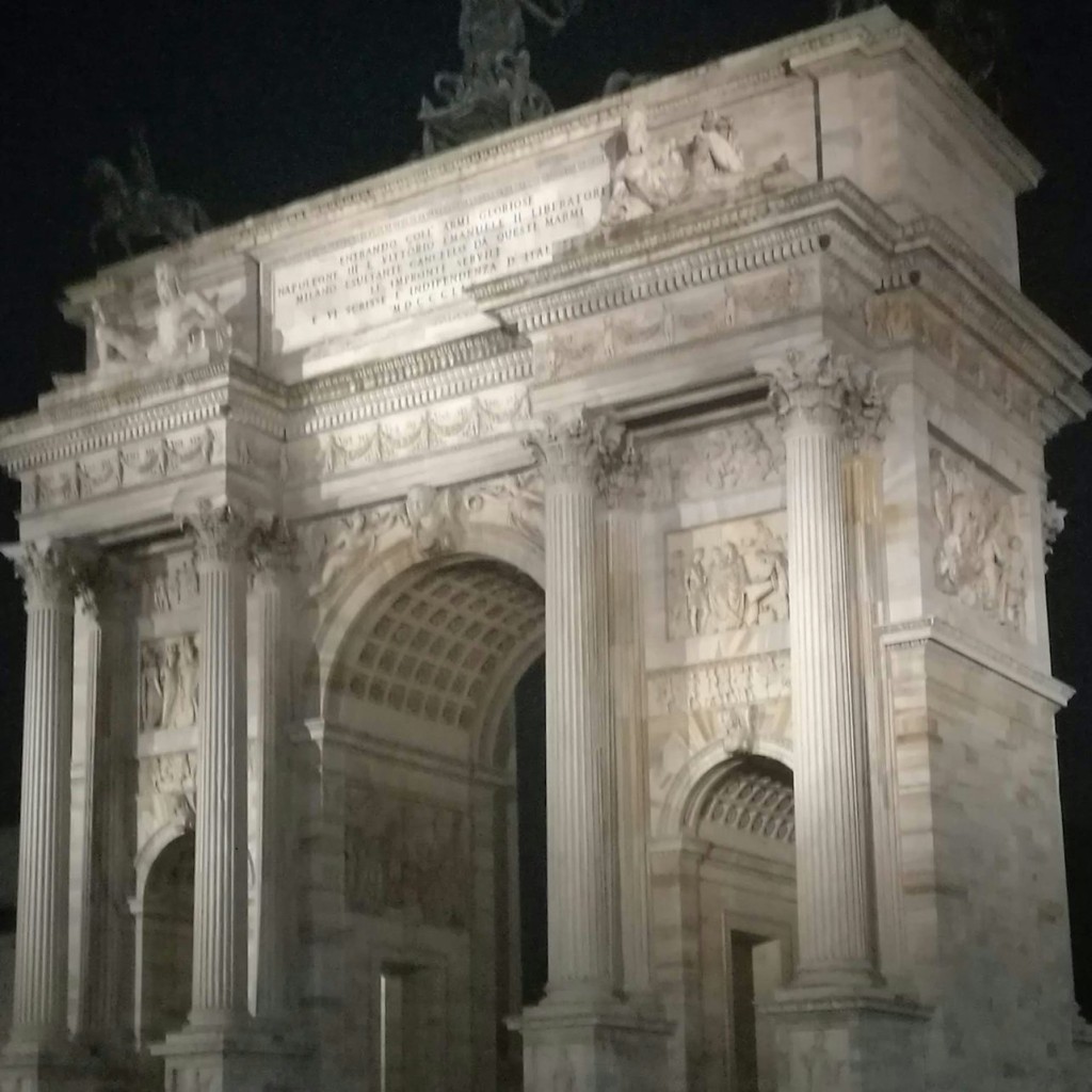 Milà: Tour nocturn a peu per a grups petits - 2