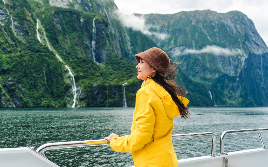 Milford Sound Natur Schifffahrt mit Cascade Lounge (11:15am Milford Sound Nature Cruise with Cascade Lounge Upgrade) - 1