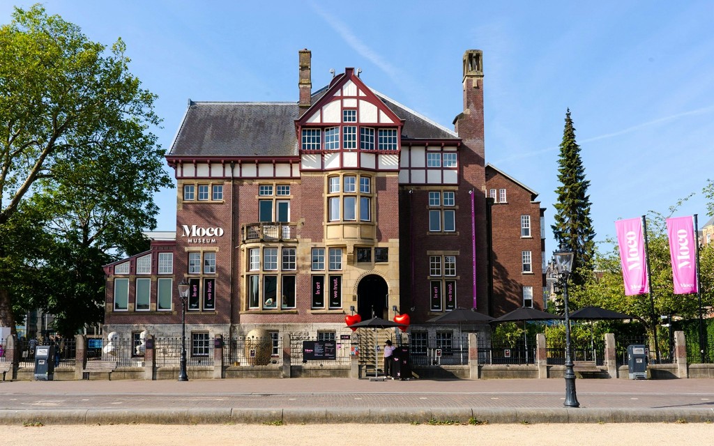 Moco Museum Amsterdam Tickets: Banksy, Warhol und mehr (Entry Tickets + 1-Hour Canal Cruise) - 1