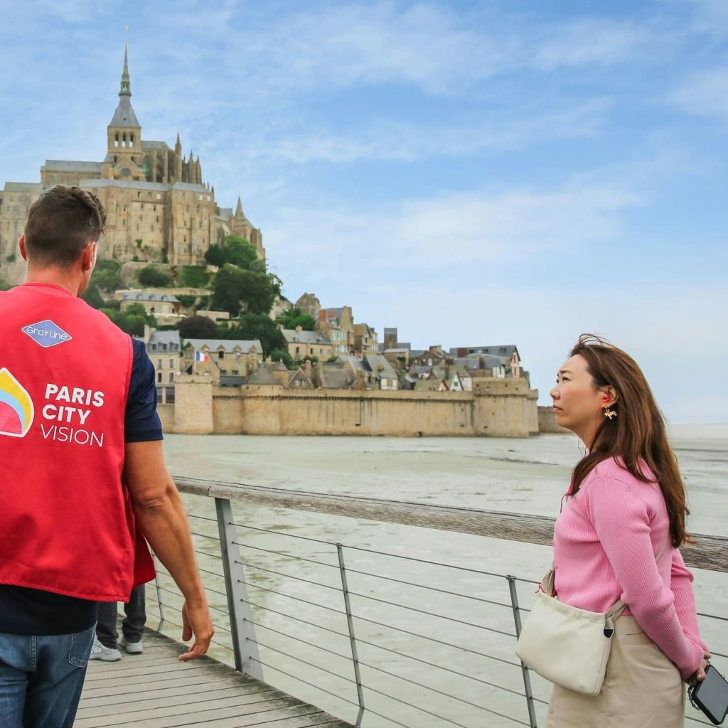 Mont Saint-Michel: Entry Ticket and Guided Tour + Transport from Paris - 3