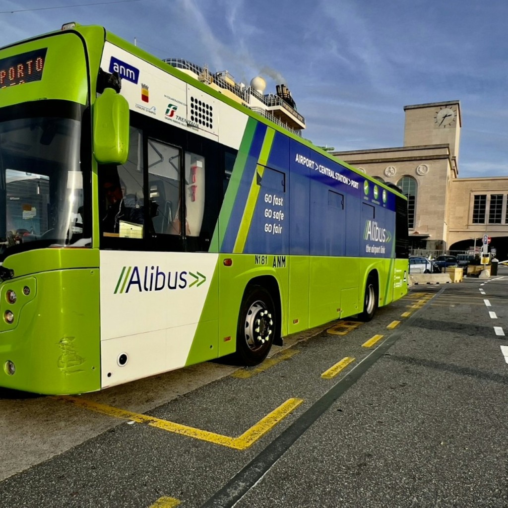 Naples: Bus Transfer To/From Naples Airport and Naples Maritime Station - 2
