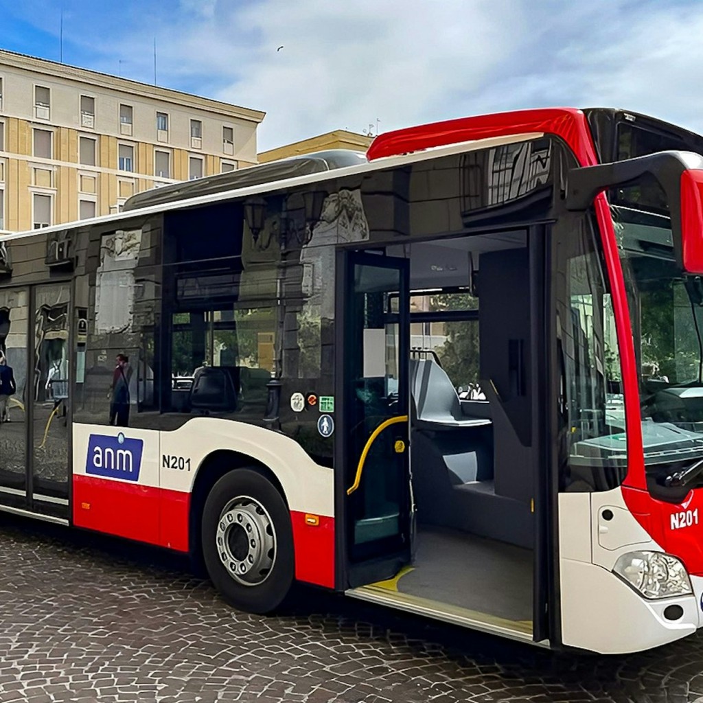 Naples: Bus Transfer To/From Naples Airport and Naples Maritime Station - 3