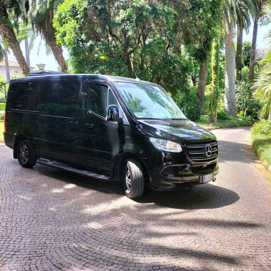 Naples: Private Transfer from Airport to City Center - 1