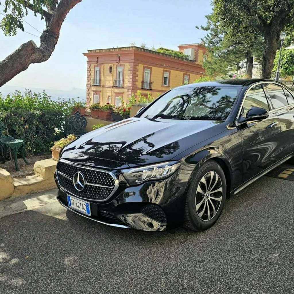 Naples: Private Transfer from Airport to City Center - 3