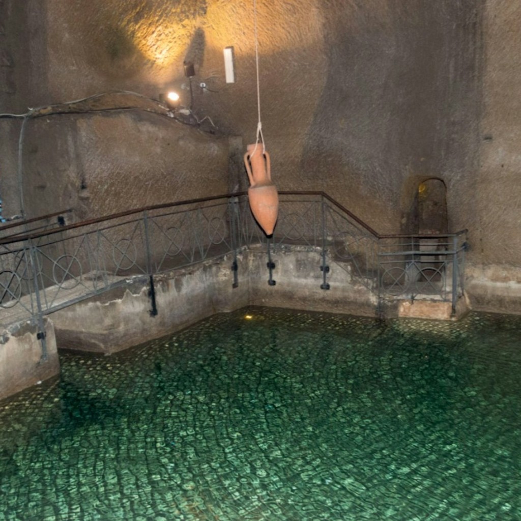 Souterrains de Naples : Billet coupe-file + Visite guidée + Pizza et boissons - 1