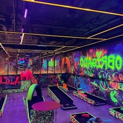 Neon Minigolf Lisbon: Fast Track Ticket - 1