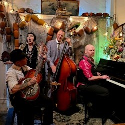 New Orleans: Shrimp Boil Cabaret Experience - 2