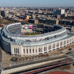 New York: Guided Neighborhood Tour in Spanish - 1