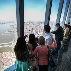 New York: Manhattan Guided Walking Tour + One World Observatory Ticket - 1