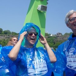 Niagara Falls US: Small Group Tour + Maid of the Mist Cruise + Cave of the Winds - 2
