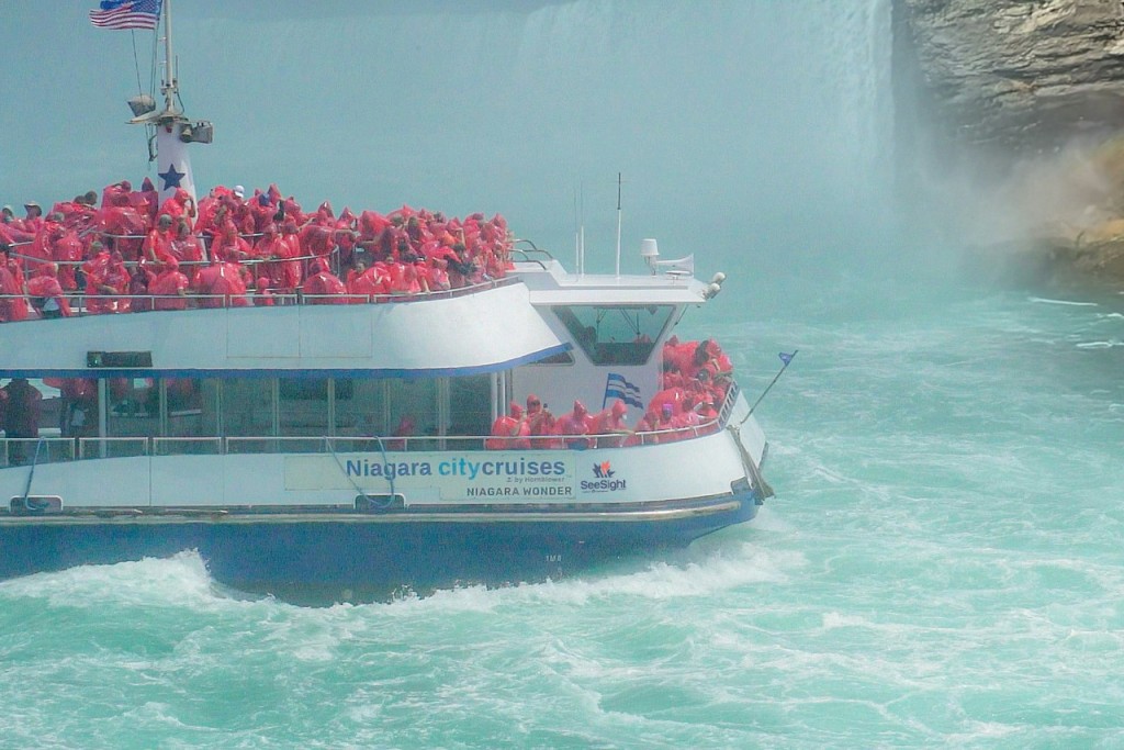 Cataratas del Niágara (EE. UU. y Canadá): tour guiado con crucero en barco, Cave of the Winds y Skylon Tower (Tour guiado con crucero en barco, Cave of the Winds y Skylon Tower) - 1