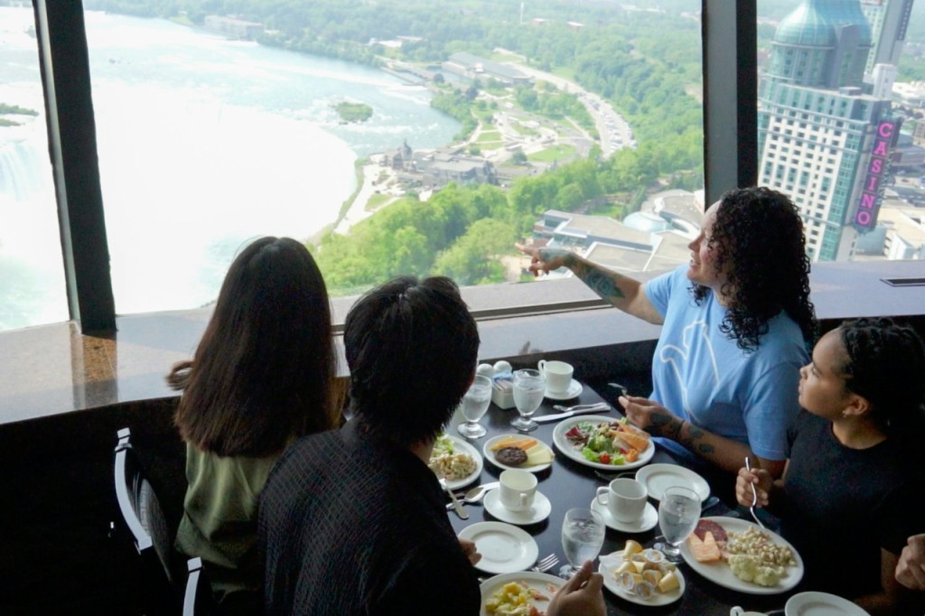 Cataratas del Niágara (EE. UU. y Canadá): tour guiado con crucero en barco, Cave of the Winds y Skylon Tower (Tour guiado con crucero en barco, Cave of the Winds y Skylon Tower) - 3