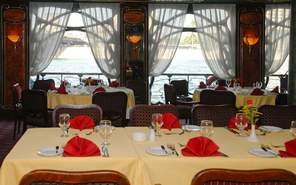 Nile Maxim Luxus-Bootsfahrt in Kairo mit Abendessen und Live-Unterhaltung (Dinner Cruise + Transfers) - 3