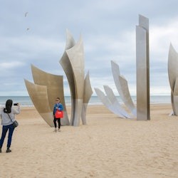 Normandy & D-Day Beaches: Guided Day Trip from Paris with Visit to Cemetery - 3