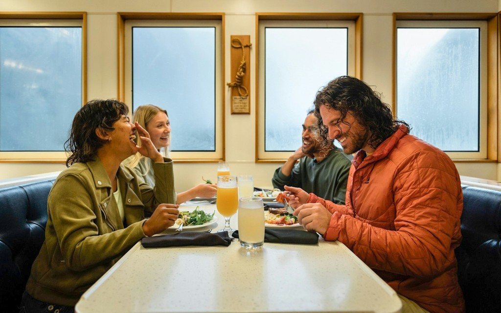 Schifffahrt auf dem Milford Sound mit Übernachtung, Abendessen und Aktivitäten (Overnight Cruise Only) - 2