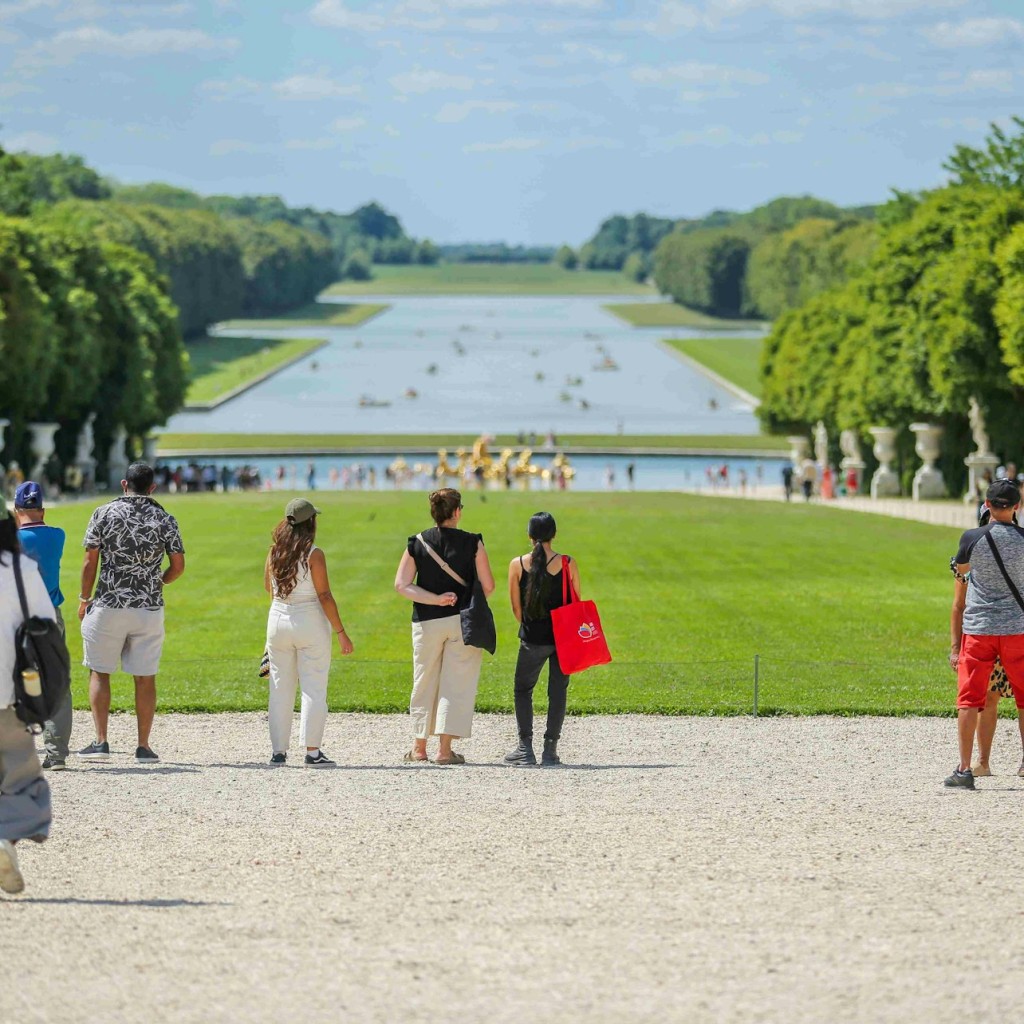Palace of Versailles & Monet’s Garden: Guided Tour + Lunch - 1
