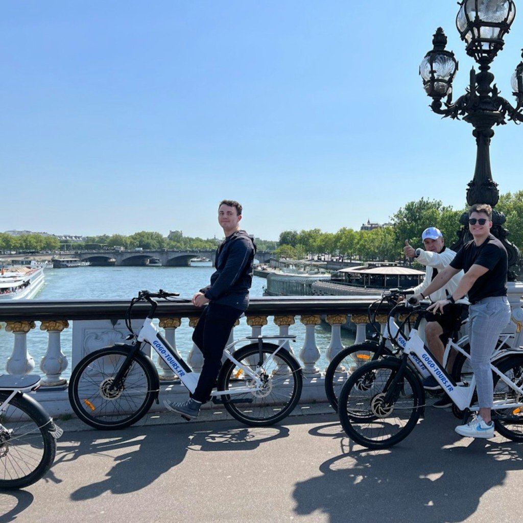 Paris : Visite guidée de l'après-midi en E-Bike pour petits groupes - 1