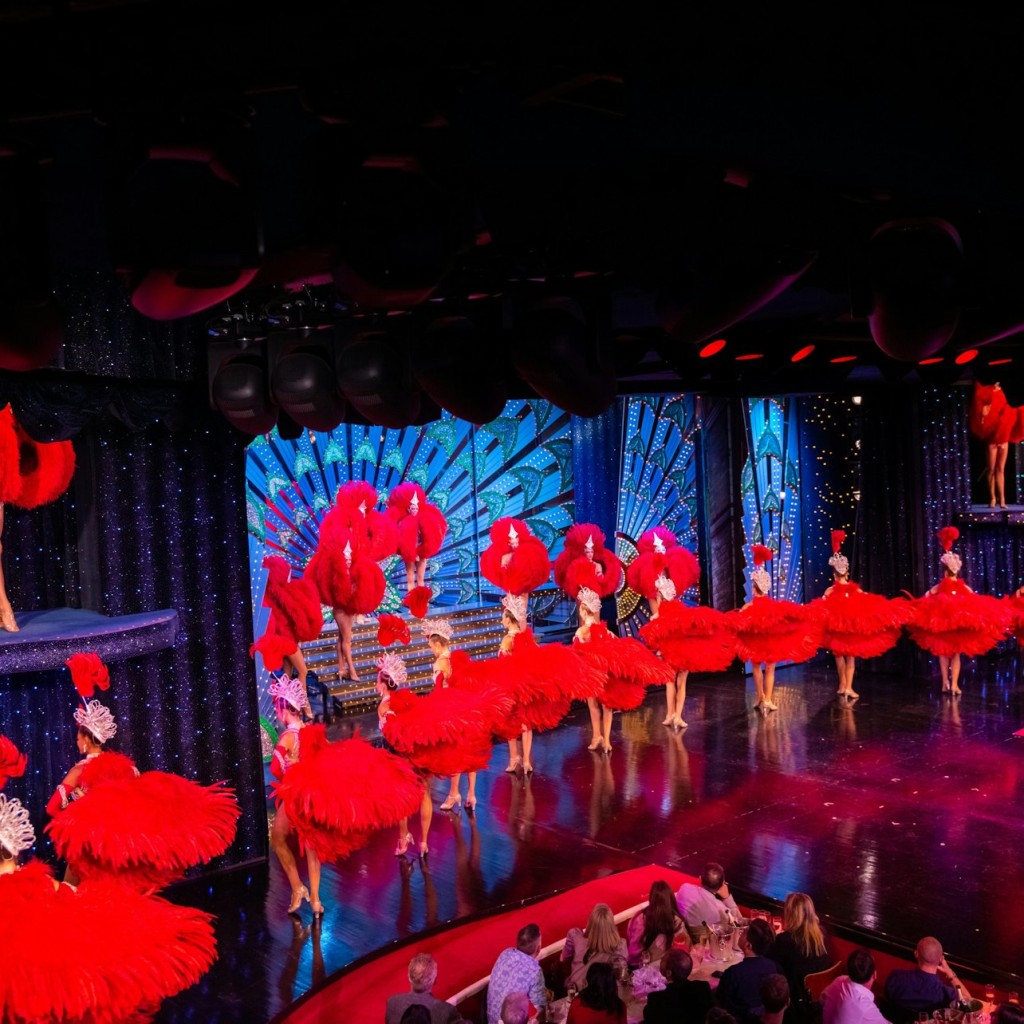 Paris: Nächtliche Stadtrundfahrt mit Bus + Moulin Rouge Show - With 1/2 Bottle of Champagne - 1