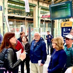 Paris: Luxury Guided Day Trip from London + Bateaux Parisiens Lunch Cruise - 2