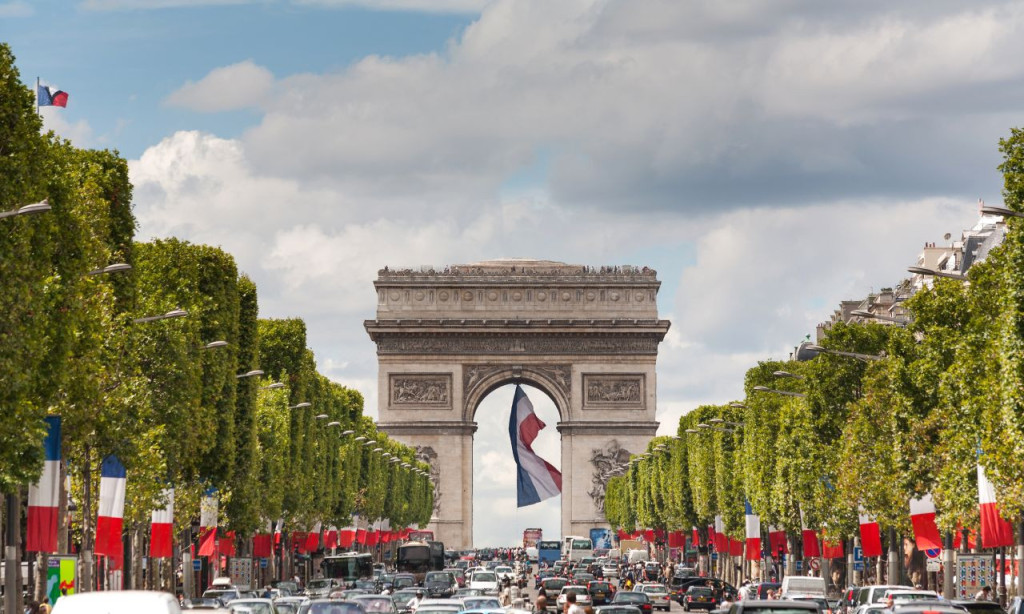Paris Open-Top Bus Tour and Eiffel Tower Reserved Access (Paris Open-Top Bus Tour + Eiffel Tower 2nd Floor Access via Lift) - 2