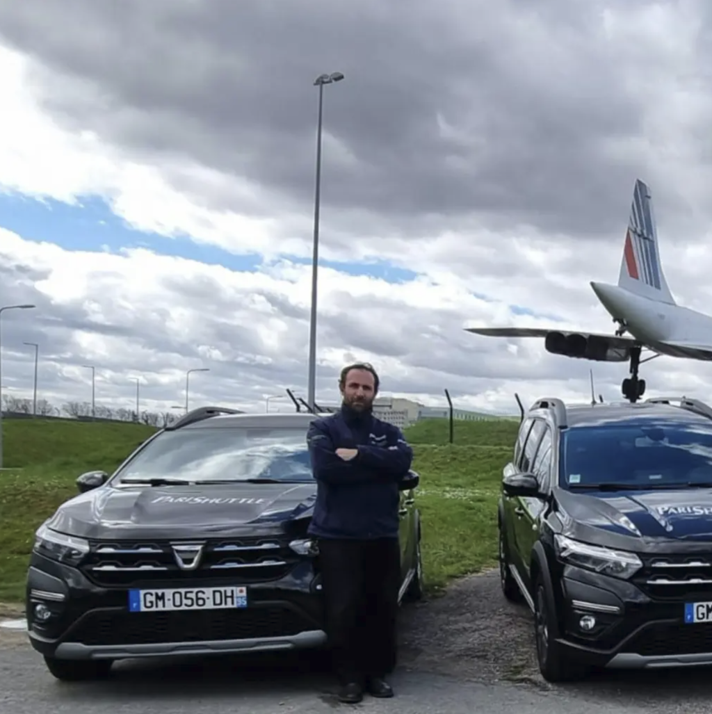 París: Trasllat en taxi d'anada i tornada des de l'aeroport de Charles de Gaulle a Disneyland - Private transfer (4 to 8 pax, price per vehicle) - 1