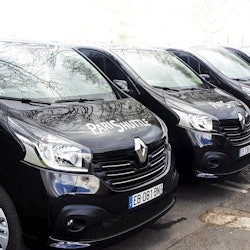 Paris: Roundtrip Taxi Transfer from Orly Airport to Disneyland - 1