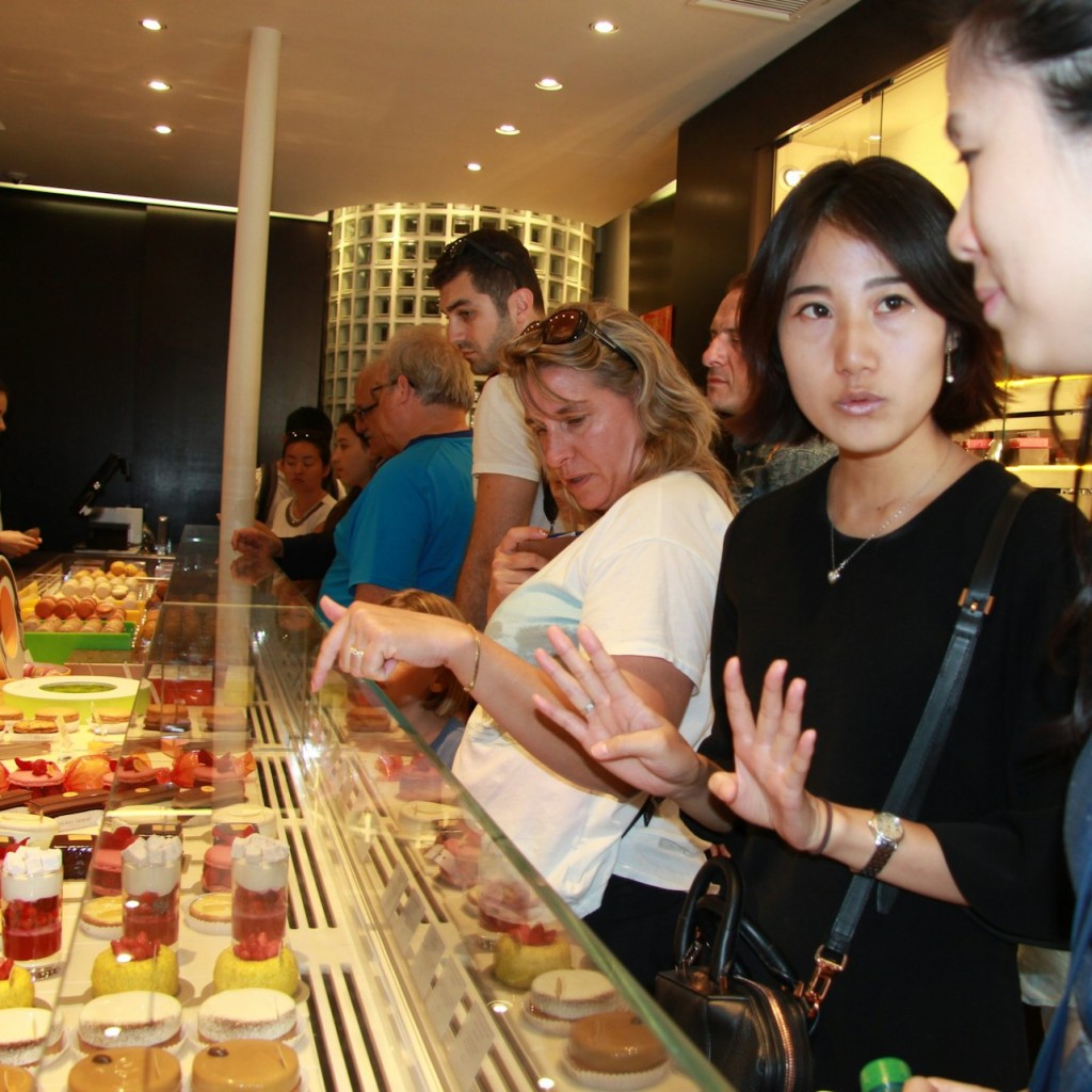 Paris: Saint-Germain-des-Prés Pastry & Chocolate Guided Tasting Tour - 3