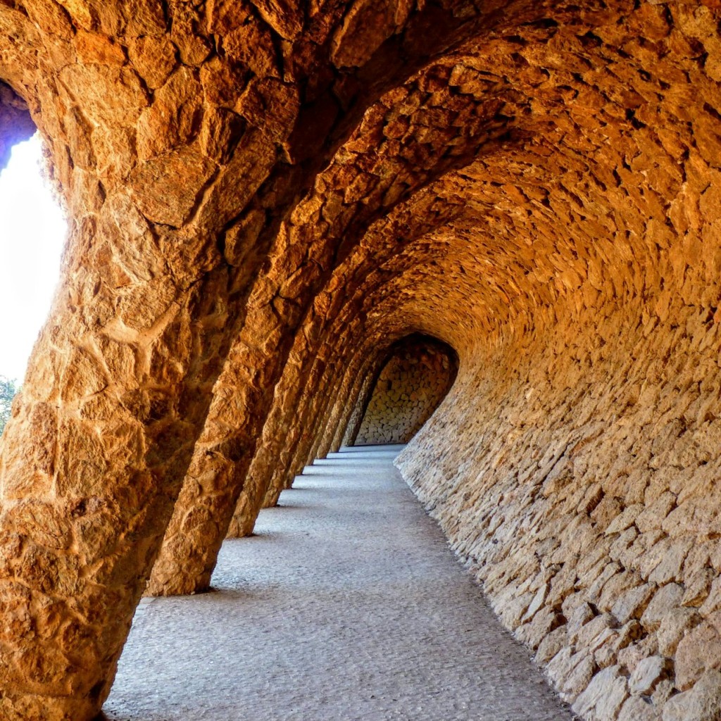Park Güell: Bilet uprawniający do wejścia priorytetowego + Zwiedzanie z przewodnikiem - 3