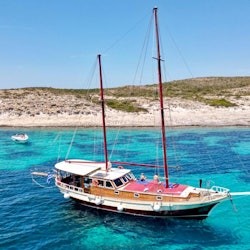 Paros, Antiparos, Despotiko, Blue Lagoon: Private Galatea Tour + Meal - 2