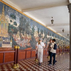 Phnom Penh: Historische Führung + Transfers - 2