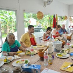 Phuket: Classe de cuina tailandesa amb passeig pel mercat + trasllats - 3