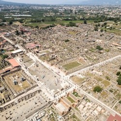 Pompeii, Herculanuem & Vesuvius: Skip The Line Tickets + Roundtrip From Pompeii - 2