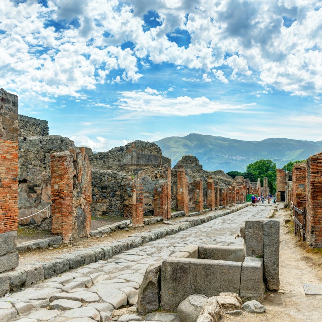 Pompeii & Naples: Day Trip from Rome - 1