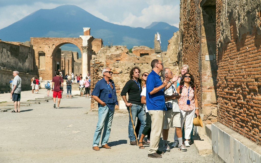 Visita guiada sin filas a Pompeya (Semi-Private Spanish Guided Tour with Archaeologist) - 1