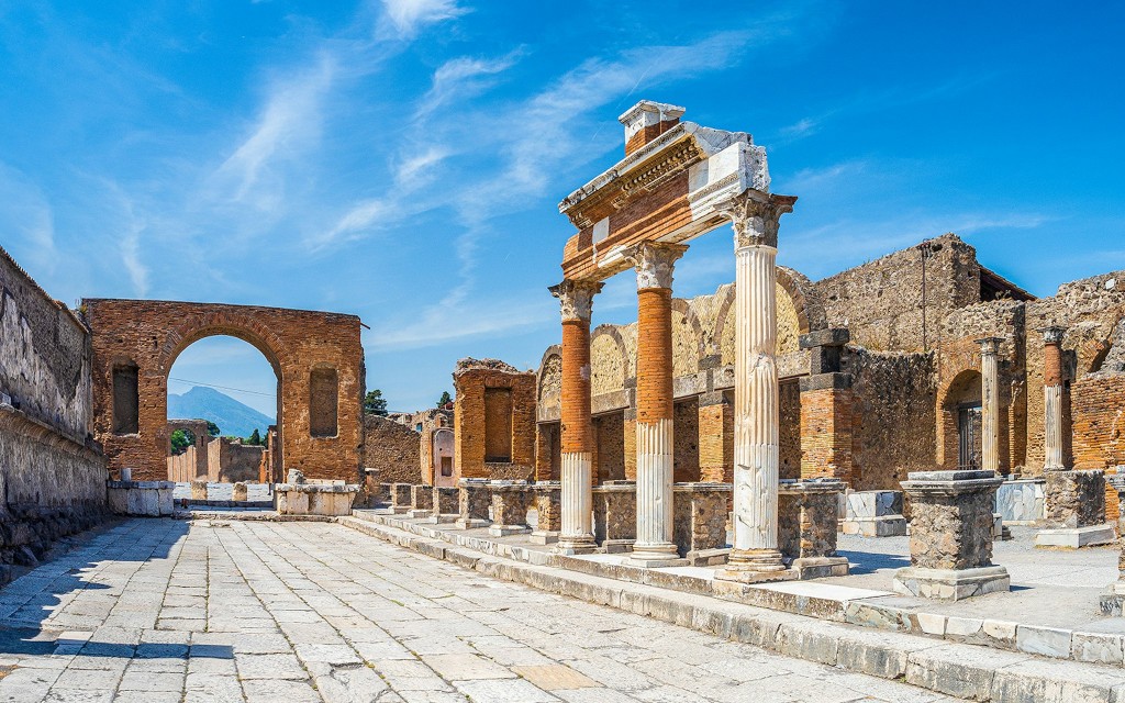 Pompeji Skip-the-Line-Führung mit einem Archäologen (Pompeii from Amphitheatre gate - English) - 1