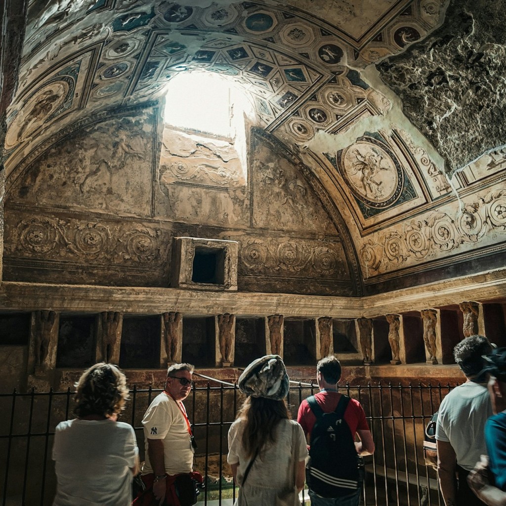 Pompeii: Small Group Guided Tour + Roundtrip Train - 2