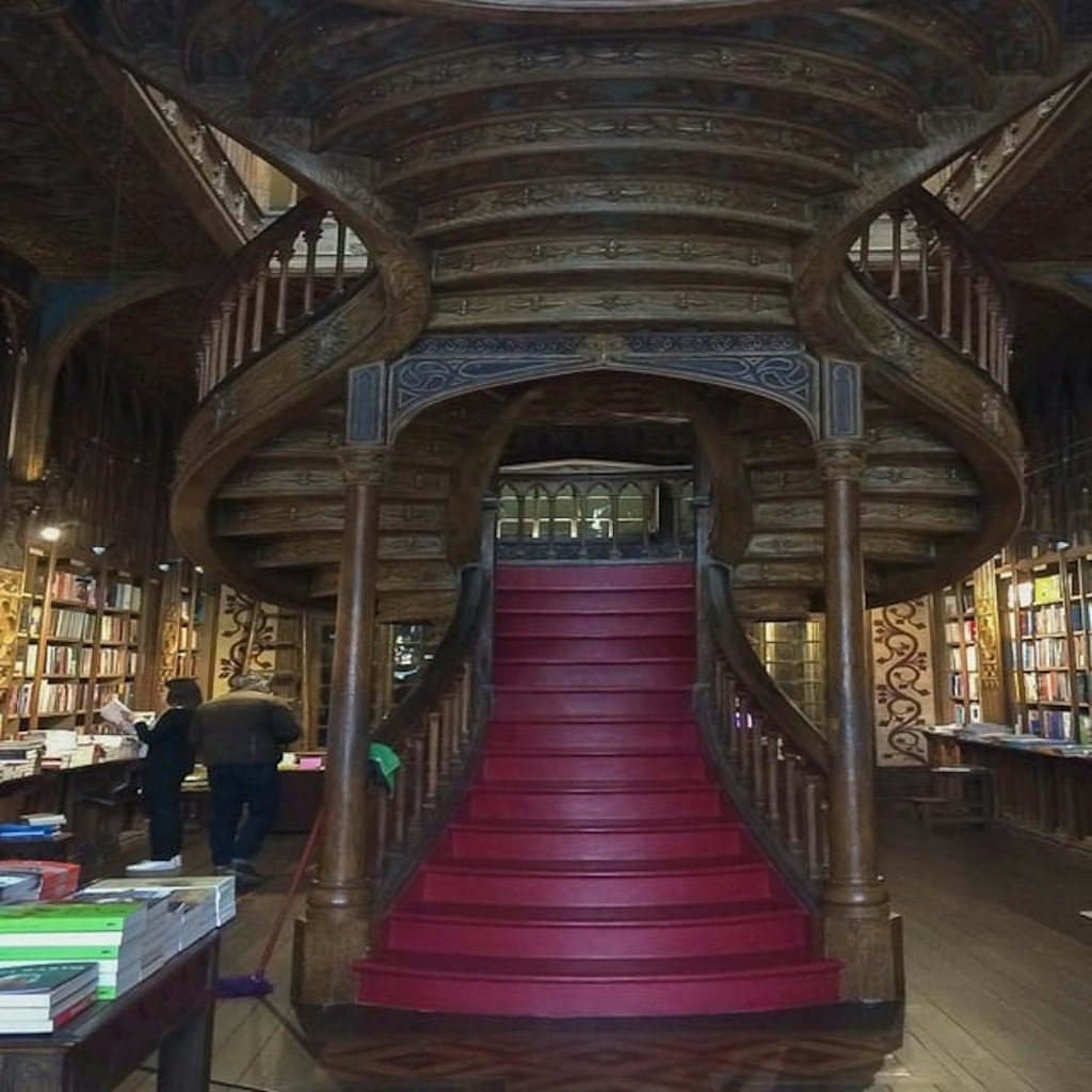 Porto: Guided Walking Tour + Livraria Lello Fast Track Entry - 2