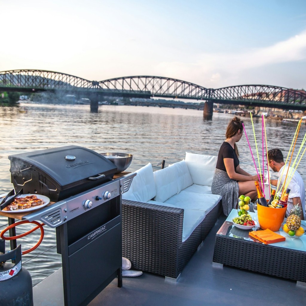 Prague: 3-Hr Private Boat Cruise with Unlimited Beer or Prosecco - 1