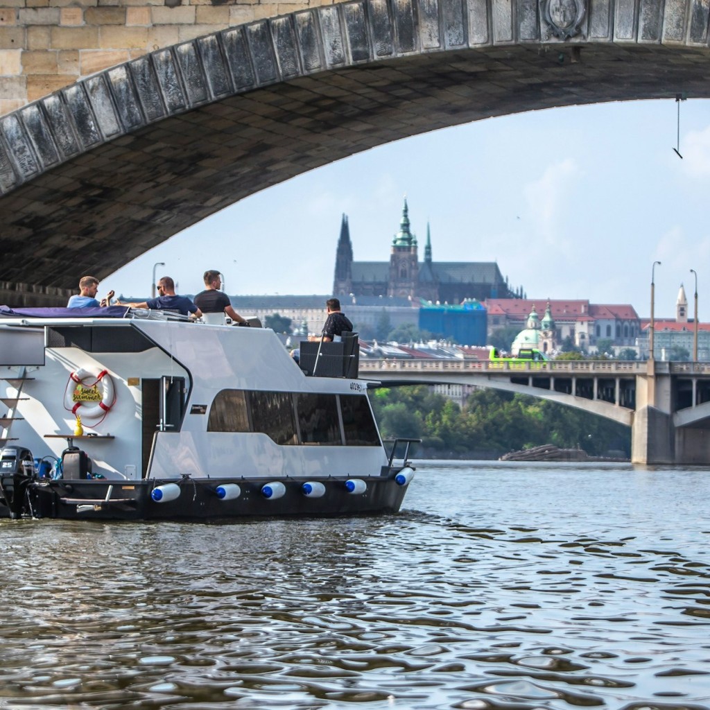 Prague: 3-Hr Private Boat Cruise with Unlimited Beer or Prosecco - 2