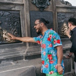 Prague: Charles Bridge Guided Walking Tour + River Boat Cruise - 2