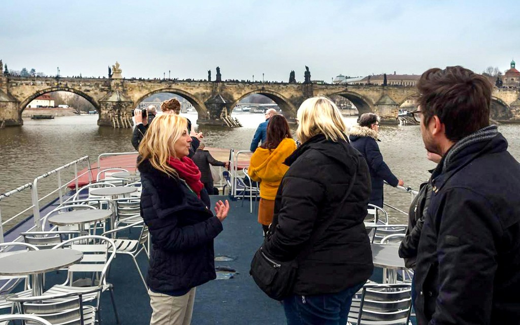 Crociera in barca di Praga con cena a buffet (3-Hour Sightseeing Cruise with Audio Guide & Buffet Dinner) - 1