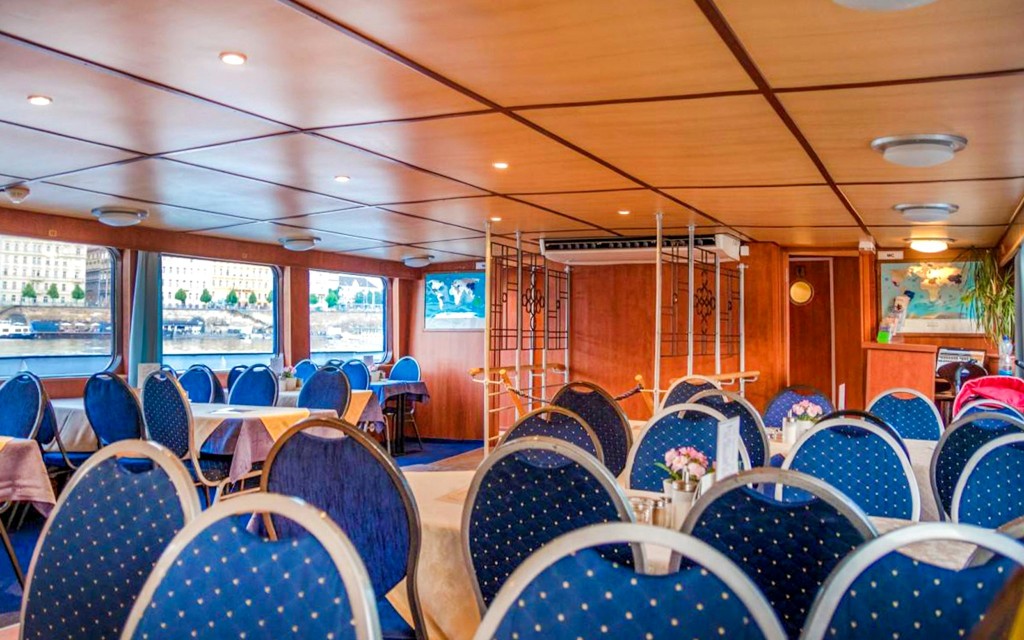 Crociera in barca di Praga con cena a buffet (3-Hour Sightseeing Cruise with Audio Guide & Buffet Dinner) - 2