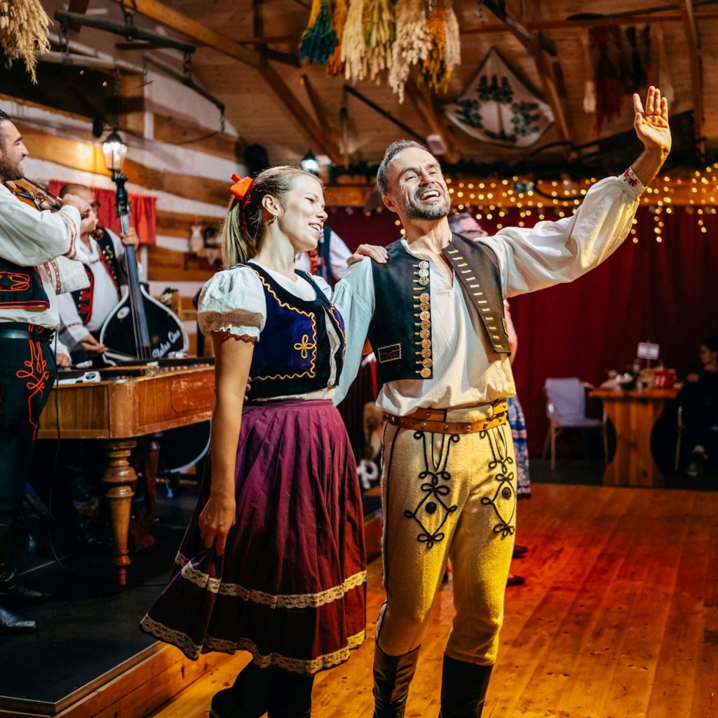Prague: Traditional Dinner with Folk Show & Unlimited Drinks - 3