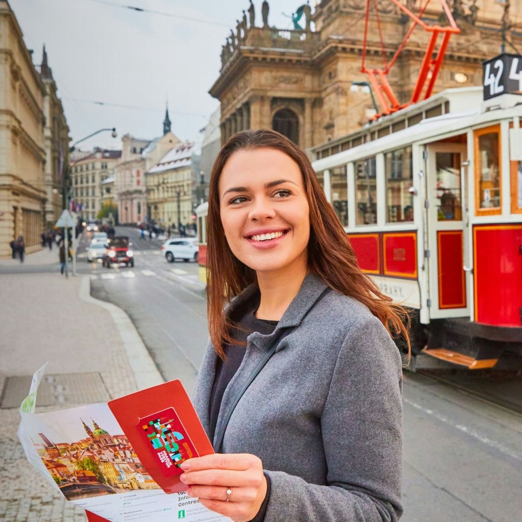 Pase de Visitante de Praga: Entrada a más de 70 Atracciones + Transporte Público - 2