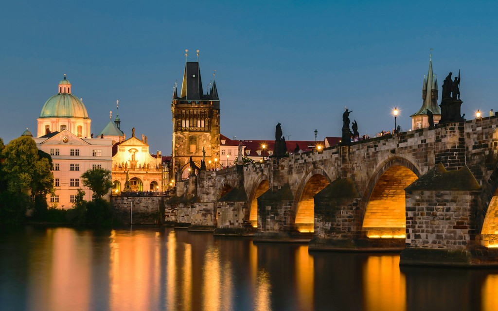 Prague Vltava River Evening Sightseeing Cruise (Evening Sightseeing Cruise with Prosecco) - 1