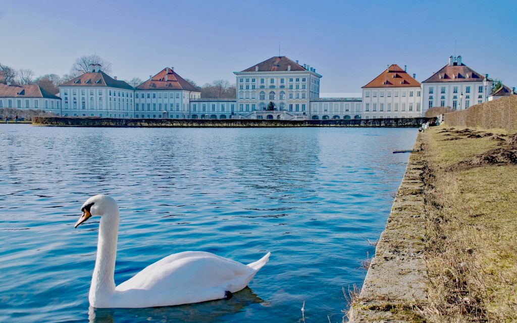 Premium Guided Tour of Neuschwanstein Castle & Linderhof Palace with Transfers from Munich & Admission Tickets (English Guided Tour) - 1