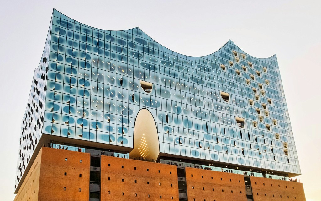 Premium Tour of Elbphilharmonie with French Rolls & Coffee (German Guided Tour) - 3