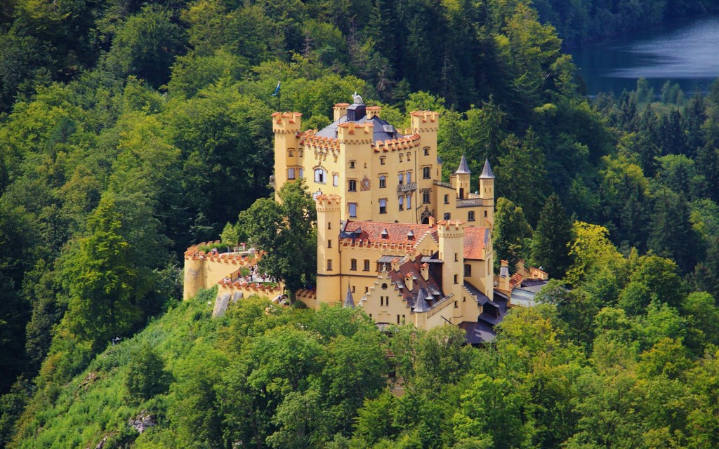 Visita guiada privada a los terrenos de los castillos de Neuschwanstein y Linderhof desde Múnich (Tour with a Driver-Guide) - 2