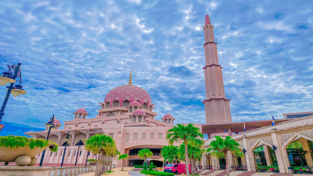 Putrajaya River Cruise and City Tour from Kuala Lumpur - 1